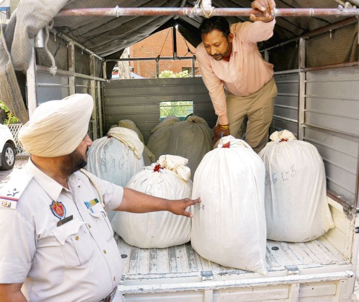 1,376 kg heroin seized in 3 yrs: STF